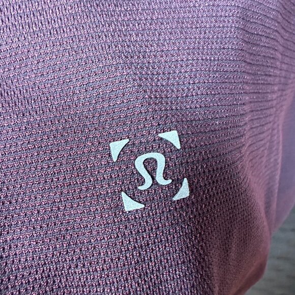 lululemon Men's Lightweight Metal Vent Tech Fullzip Hoodie, Garnet in Large - Picture 6 of 6